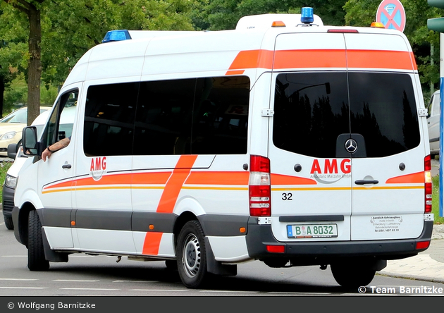 Krankentransport AMG - KTW 32 (B-A 8032)