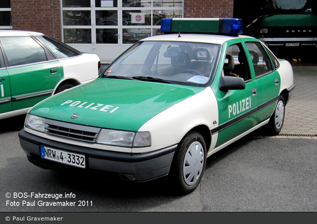 NRW4-3332- Opel Vectra - FuStW (a.D.)