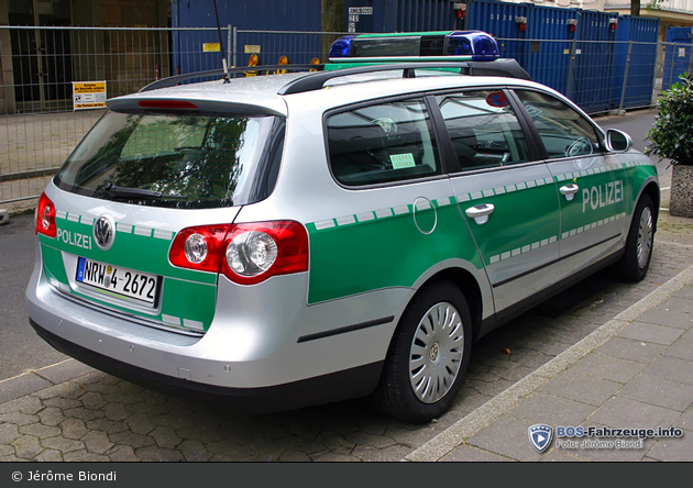 NRW4-2672 - VW Passat Variant - FuStW (a.D.)