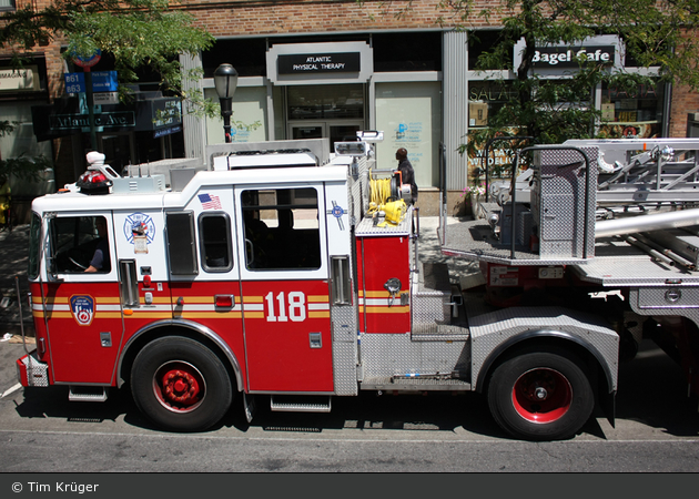 FDNY - Brooklyn - Ladder 118