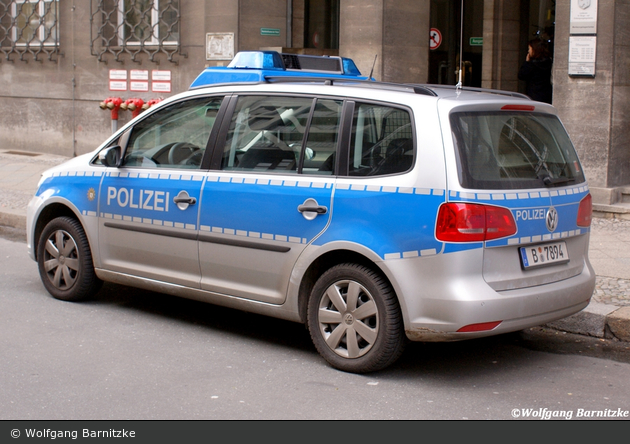 B-7894 - VW Touran - FuStW