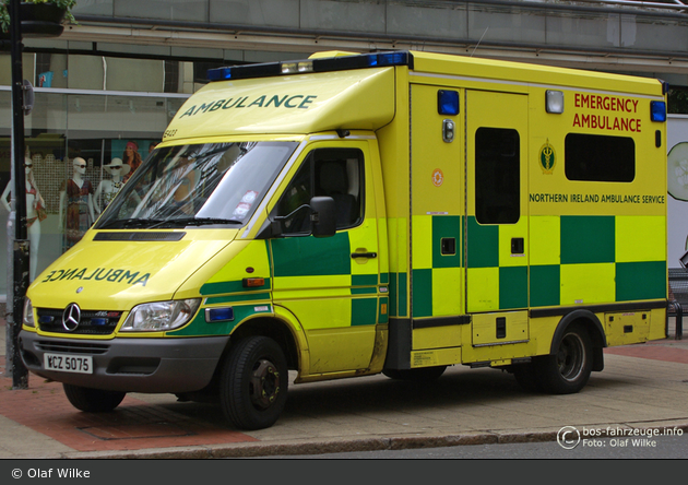 Belfast - Northern Ireland Ambulance Service - RTW - E423