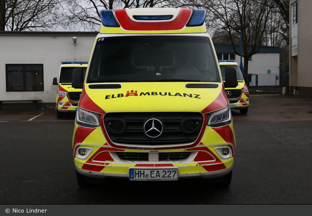Elbambulanz Hamburg - KTW 02/02 (HH-EA 227)