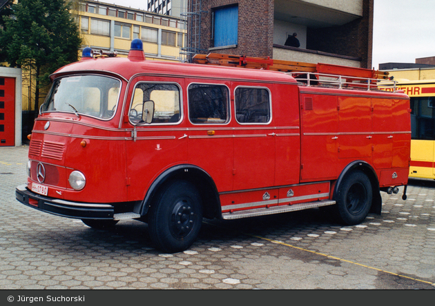 Hamburger Feuerwehrhistoriker Pullman TLF 16 (HH-2639)