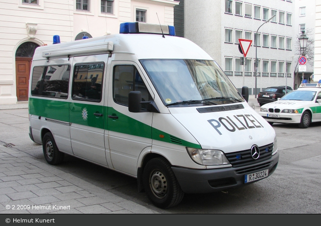 R-30224 - MB Sprinter - Kontrollstellenfahrzeug (a.D.) - Passau