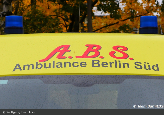 Ambulance Berlin Süd - KTW - Arnold 207 (B-AB 2073)