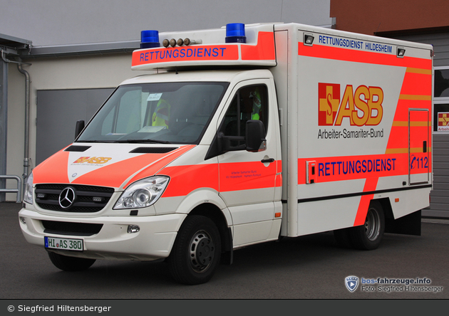 Rettungsdienst Hildesheim 78/84-21 (a.D.)