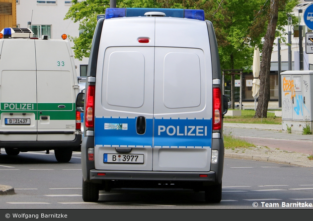 B-3977 - Renault Trafic - GefKW