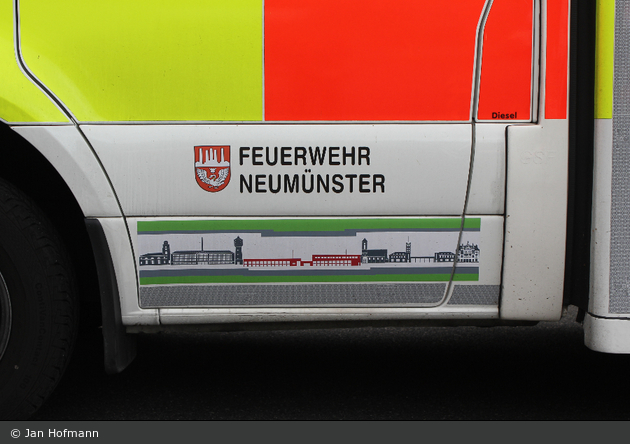 Florian Neumünster 10/83-09