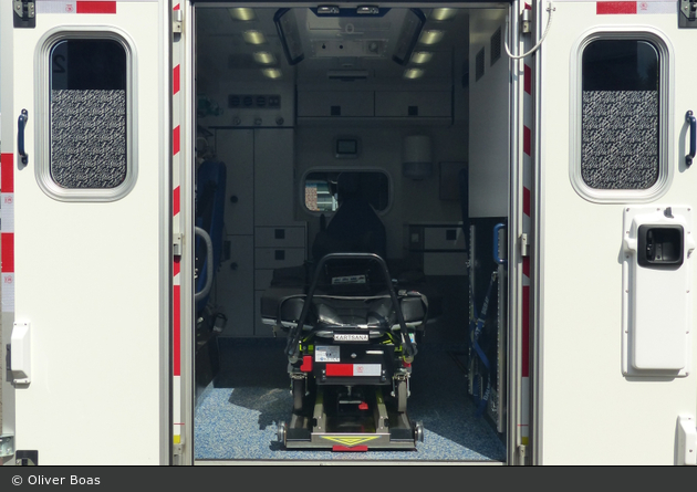Bremen - Akut Ambulanz - S-RTW (HB-AA 512)