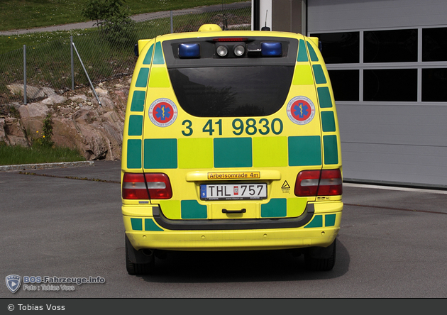 Gnesta - LG Sörmland - Ambulans - 3 41-9830 (a.D.)