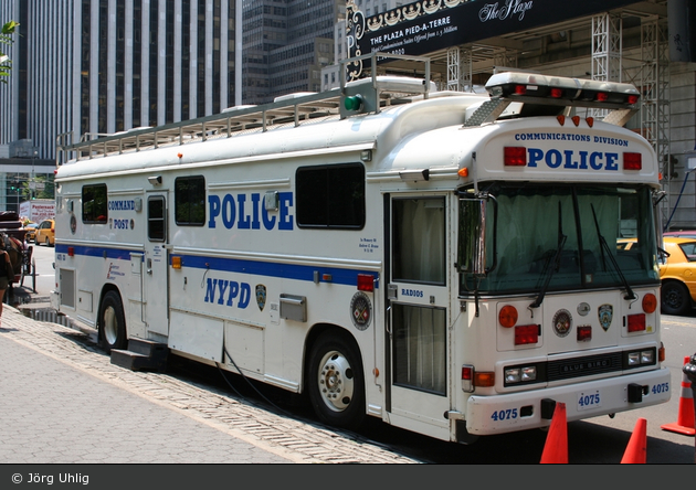 NYPD - Brooklyn - Communications Division - Mobile Command Center 4075