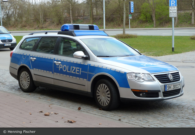 Flensburg - VW Passat Variant - DHuFüKW (a.D.)