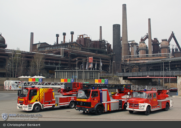 SL - FF Völklingen - Drehleiter Generationen an der Rathausstraße