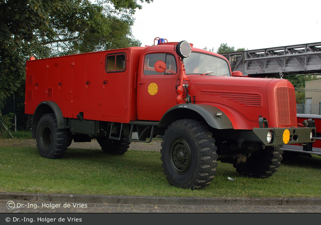 unbekannt - Feuerwehr - FlKfz 2400 (a.D.)