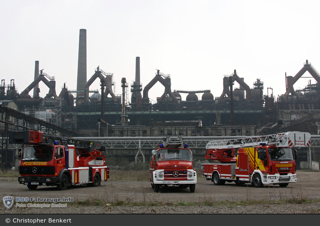 SL - FF Völklingen - Drehleiter Generationen mit Hochofenpanorama