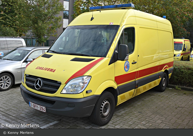 Rumst - Ambulancecentrum Antwerpen - KTW - 87 (a.D.)