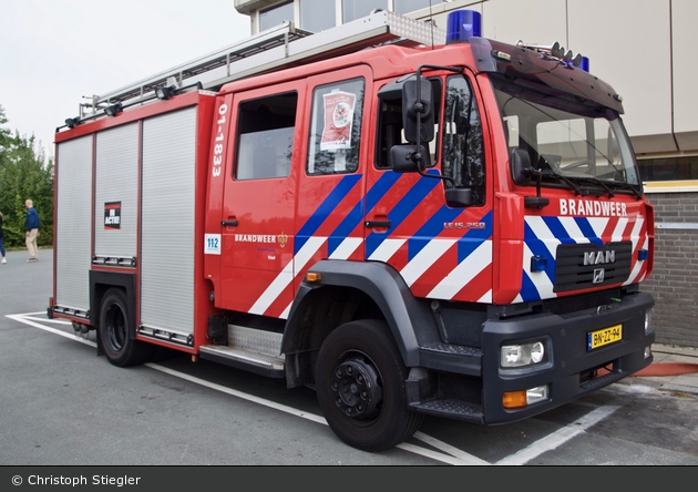 Groningen - Brandweer - HLF - 01-1833 (a.D.)