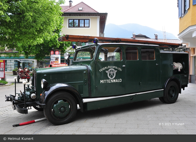 Feuerlöschpolizei Mittenwald LF 12 (a.D.)