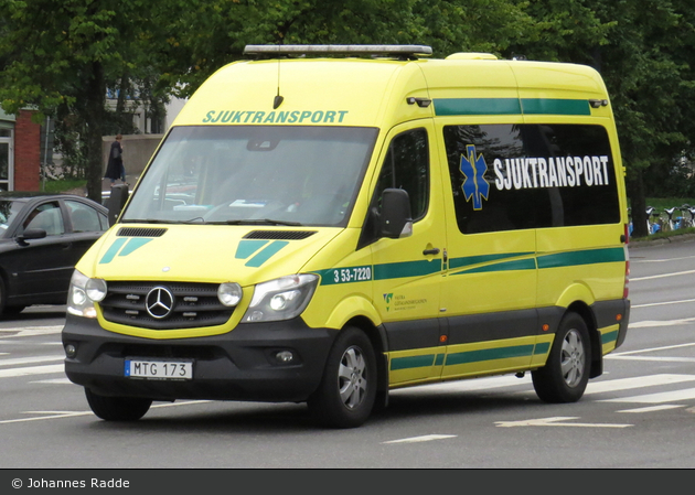 Skövde - Västra Götaland Ambulanssjukvård - KTW - 3 53-7220 (a.D.)