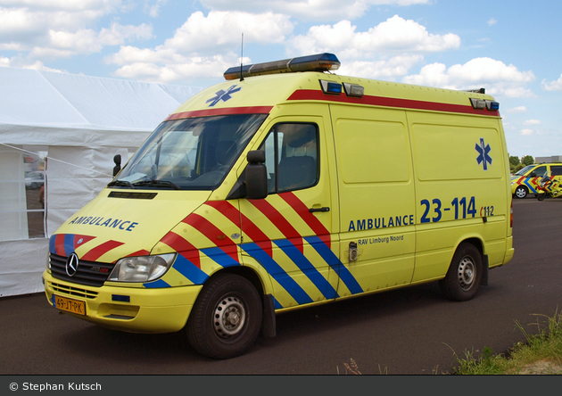 Venray - AmbulanceZorg Limburg-Noord - RTW - 23-114 (a.D.)