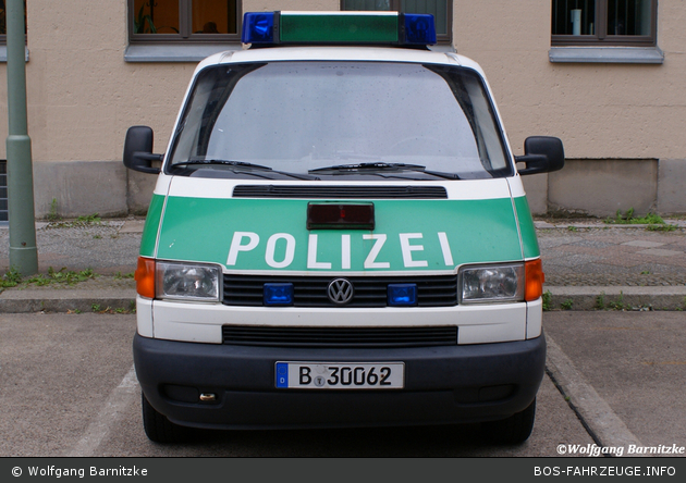 B-30062 - VW T4 - Kleinbus mit Funk