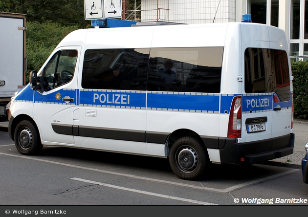 B-7996 - Renault Master - GruKW