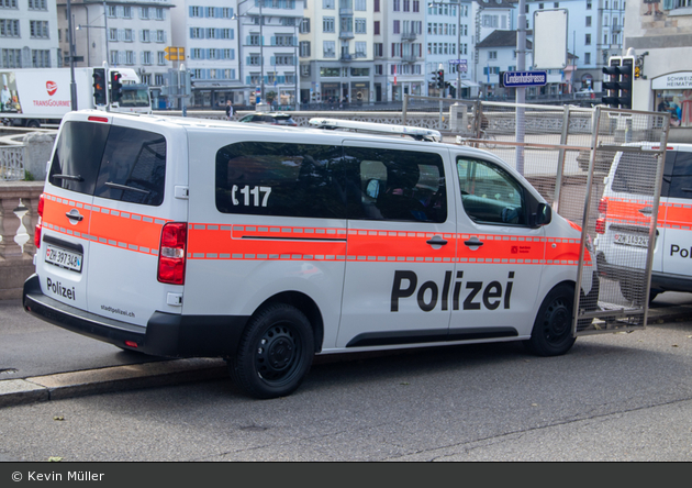 Zürich - StaPo - Ordnungspolizei - Sperrgitterfahrzeug