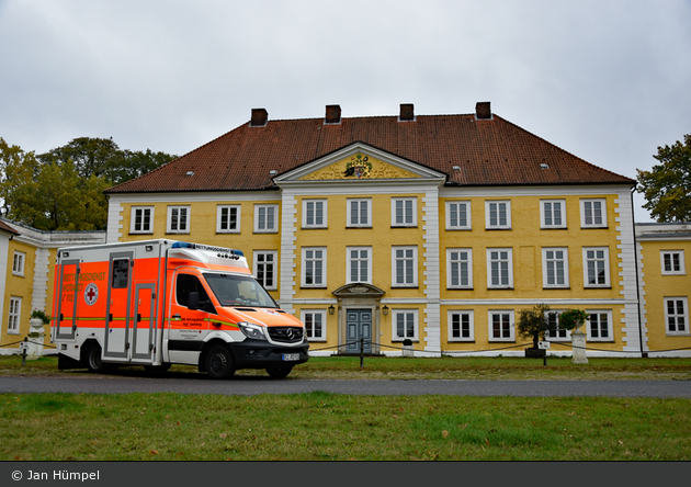 Rotkreuz Lauenburg 30/83-02