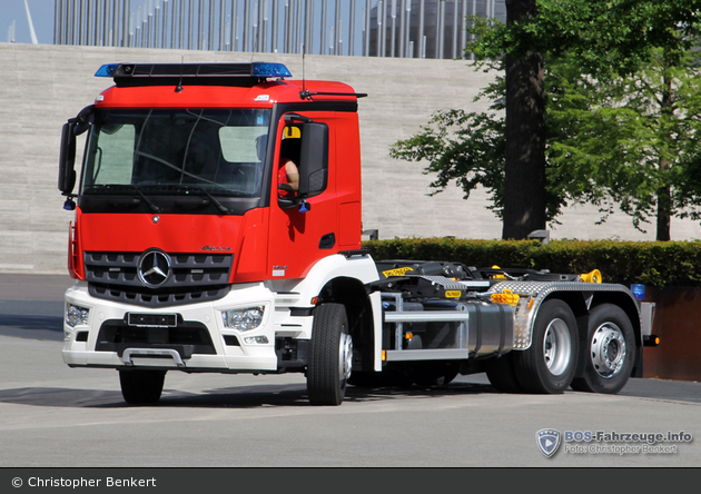 Mercedes-Benz Arocs 2543 - Palfinger - WLF