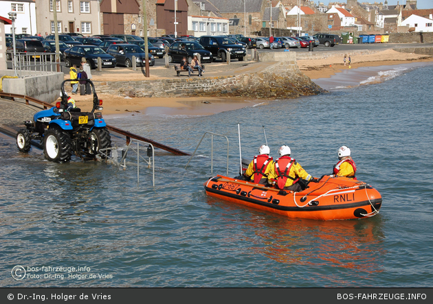 Anstruther - RNLI - Rettungsboot slippen