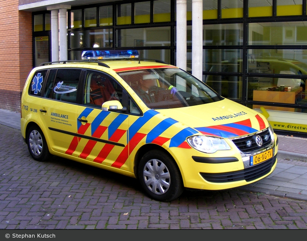 Hilversum - GGD - Ambulance - 14-296