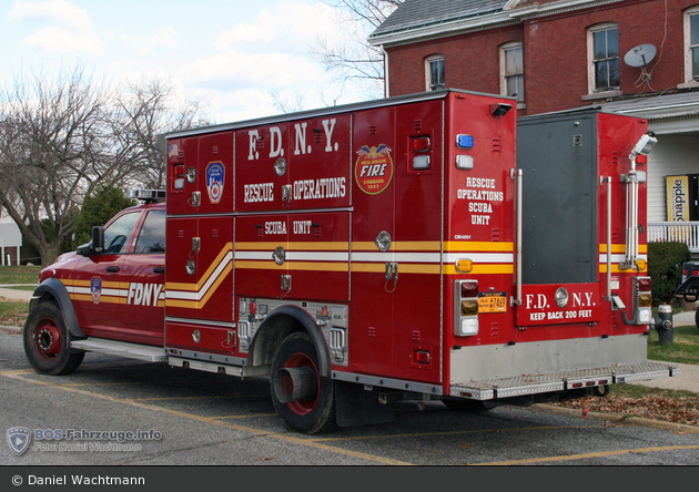 Einsatzfahrzeug: FDNY - Queens - Scuba Unit - GW-Taucher - BOS ...