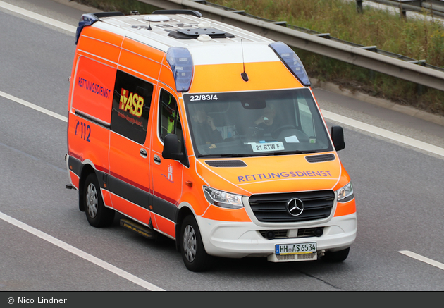 Sama Hamburg RTW (HH-AS 6543)
