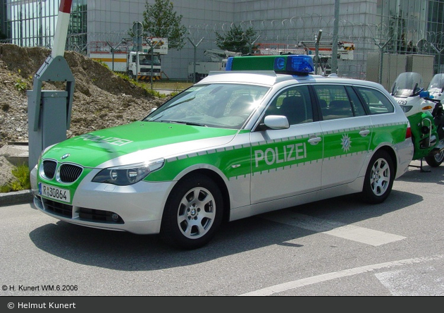 R-30864 - BMW 5er Touring - FuStW Autobahn - Regensburg