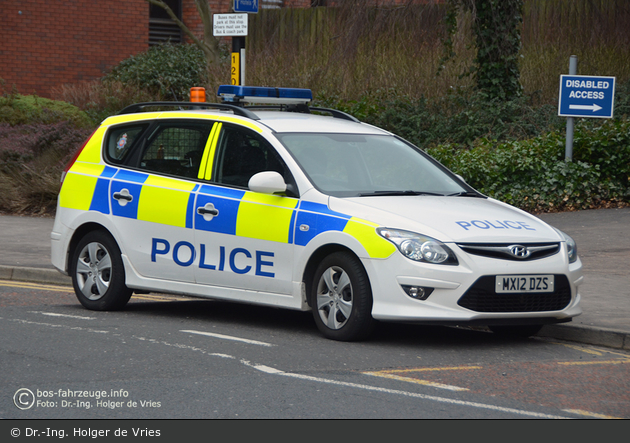 Manchester Airport - Police - FuStW