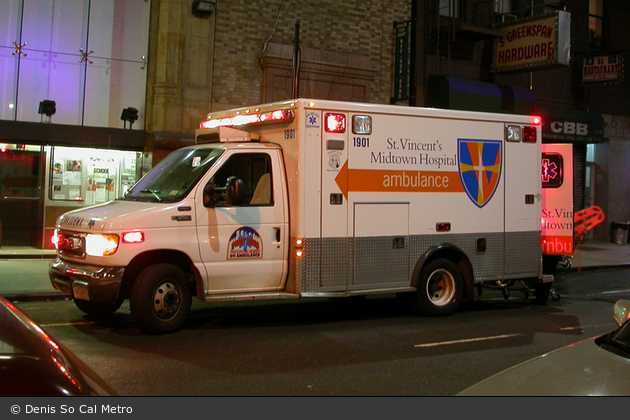 NYC - Manhattan - St. Vincent's Midtown Hospital - Ambulance 1901 - RTW (a.D.)