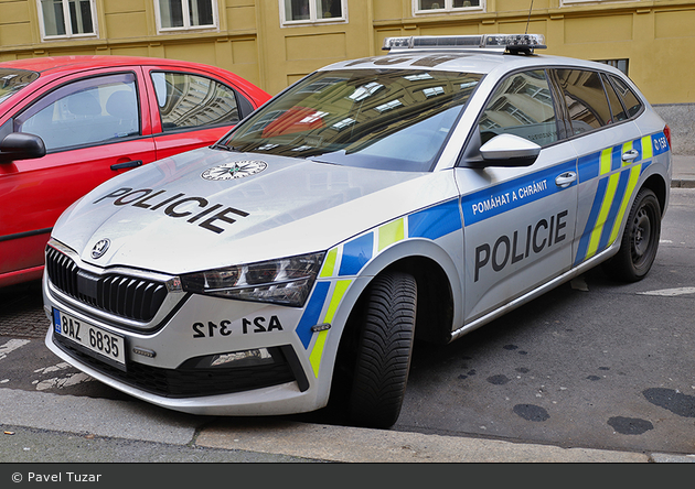 Praha - Policie - 8AZ 6835 - FuStW