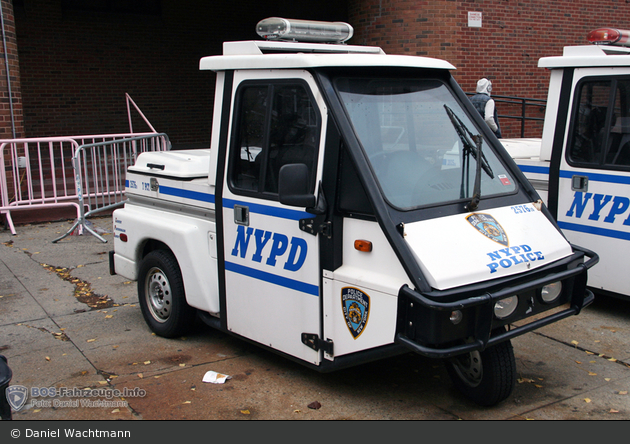 NYPD - Manhattan - 07th Precinct - Scooter 2576
