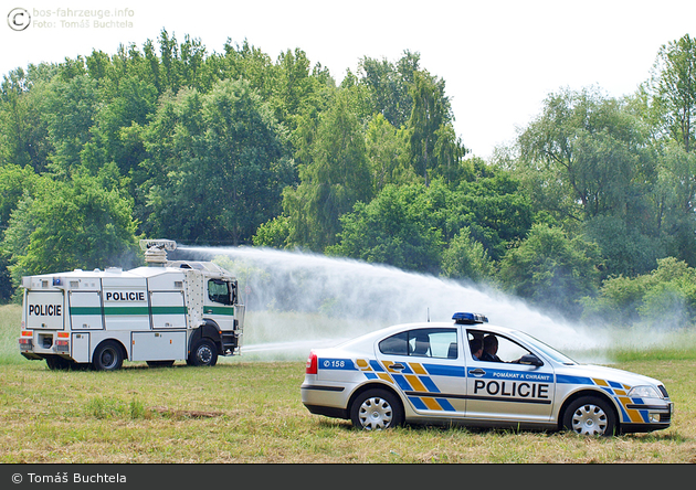 Policie - Wasserwerfer - 1A1 9438