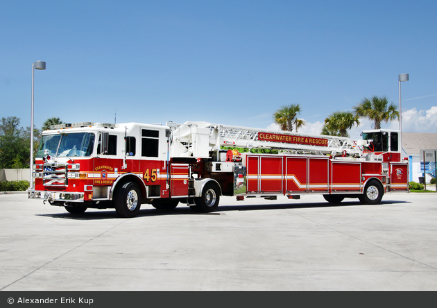 Clearwater - Clearwater Fire & Rescue - Aerial Truck 045 (a.D.)