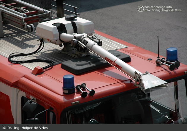 Luxembourg - BF - STLF 6000/600 - 01/24-01 - Wasserwerfer