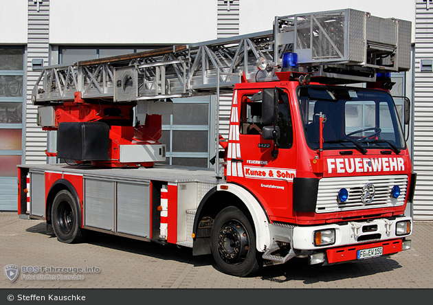 DLK 23-12 Leiterwagen 1:160 Mercedes-Benz NG N Spur Feuerwehr 