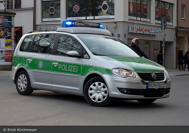 M-PM 9011 - VW Touran - FuStW