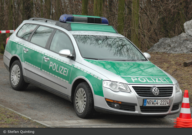 NRW4-2224 - VW Passat Variant - FuStW