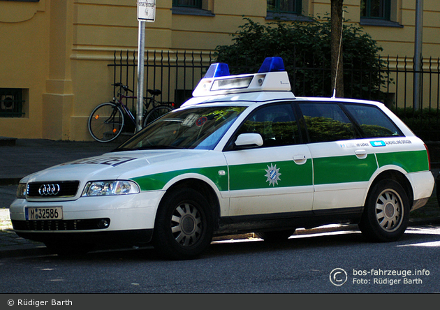 M-32586 - Audi A4 Avant - FuStW - München