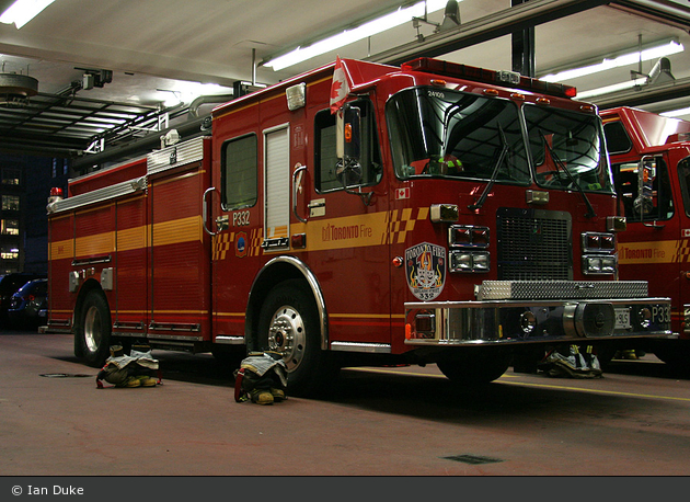 Toronto - Fire Service - Pumper 332