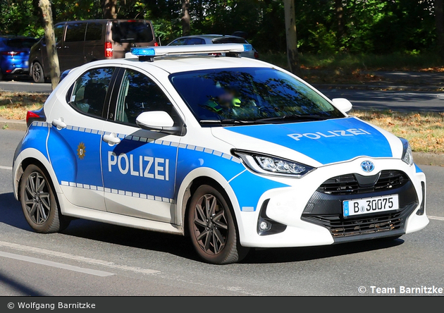 B-30075 - Toyota Yaris Hybrid - FuStW