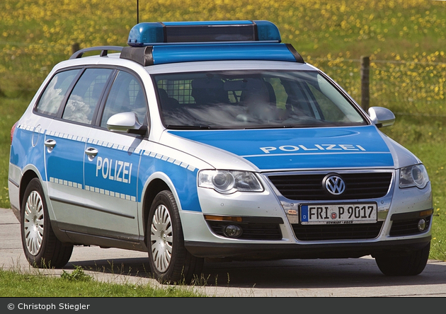 FRI-P 9017 - VW Passat Variant - FuStW