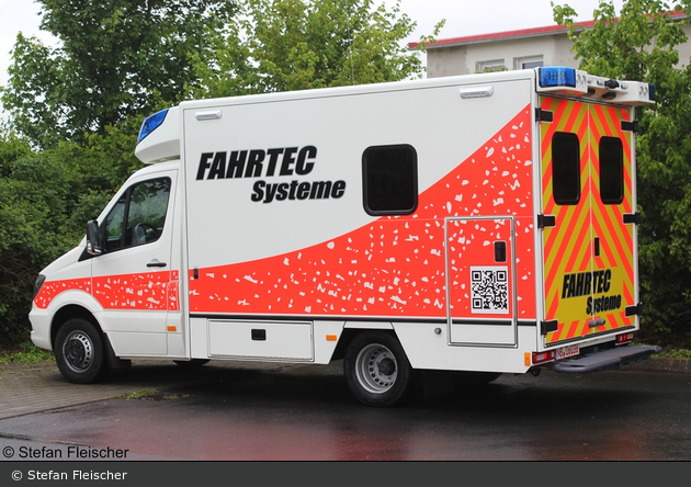 Einsatzfahrzeug Mercedes Benz Sprinter Fahrtec Rtw Bos Fahrzeuge Einsatzfahrzeuge Und